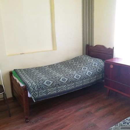Guest House Of Givi Kobuleti Bagian luar foto