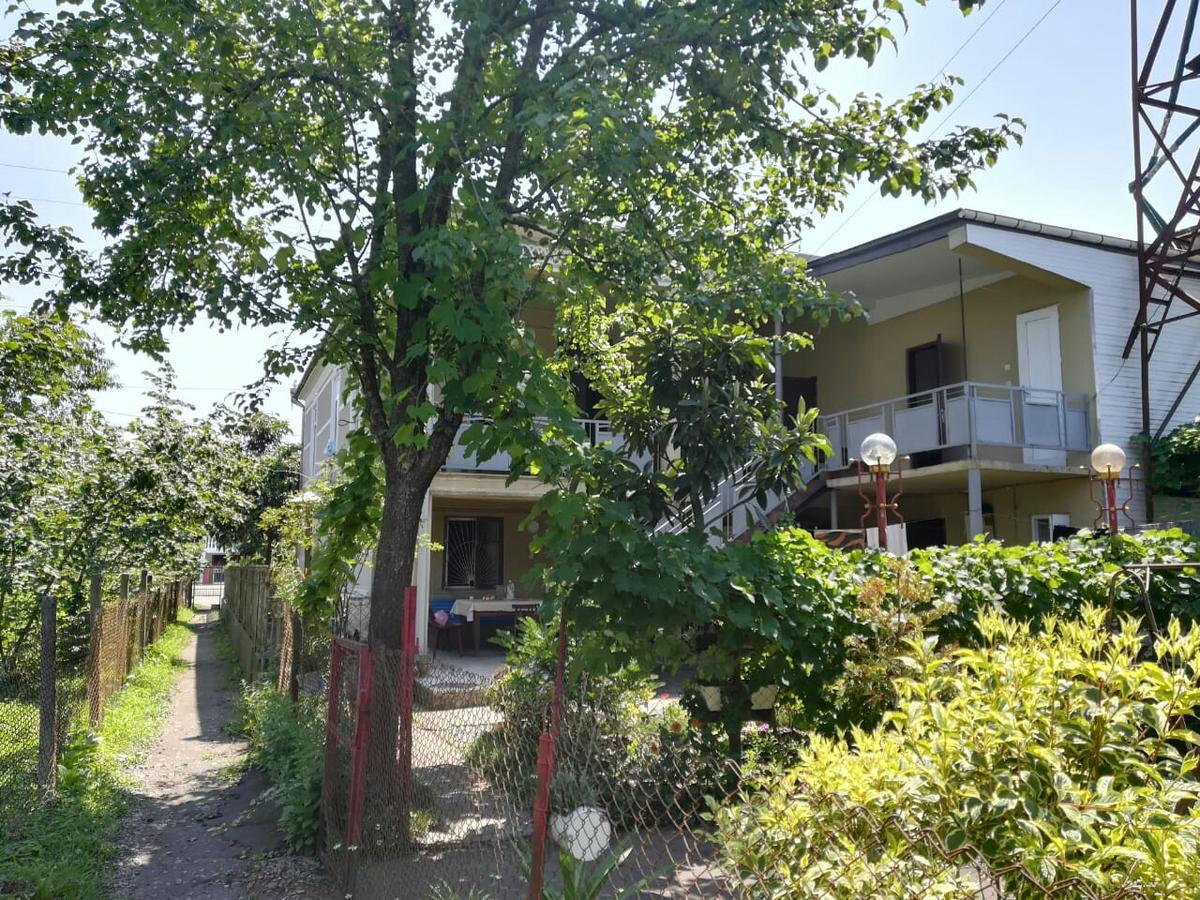 Guest House Of Givi Kobuleti Bagian luar foto