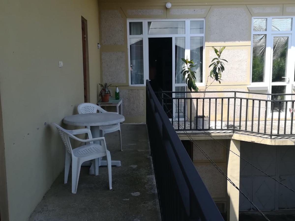 Guest House Of Givi Kobuleti Bagian luar foto