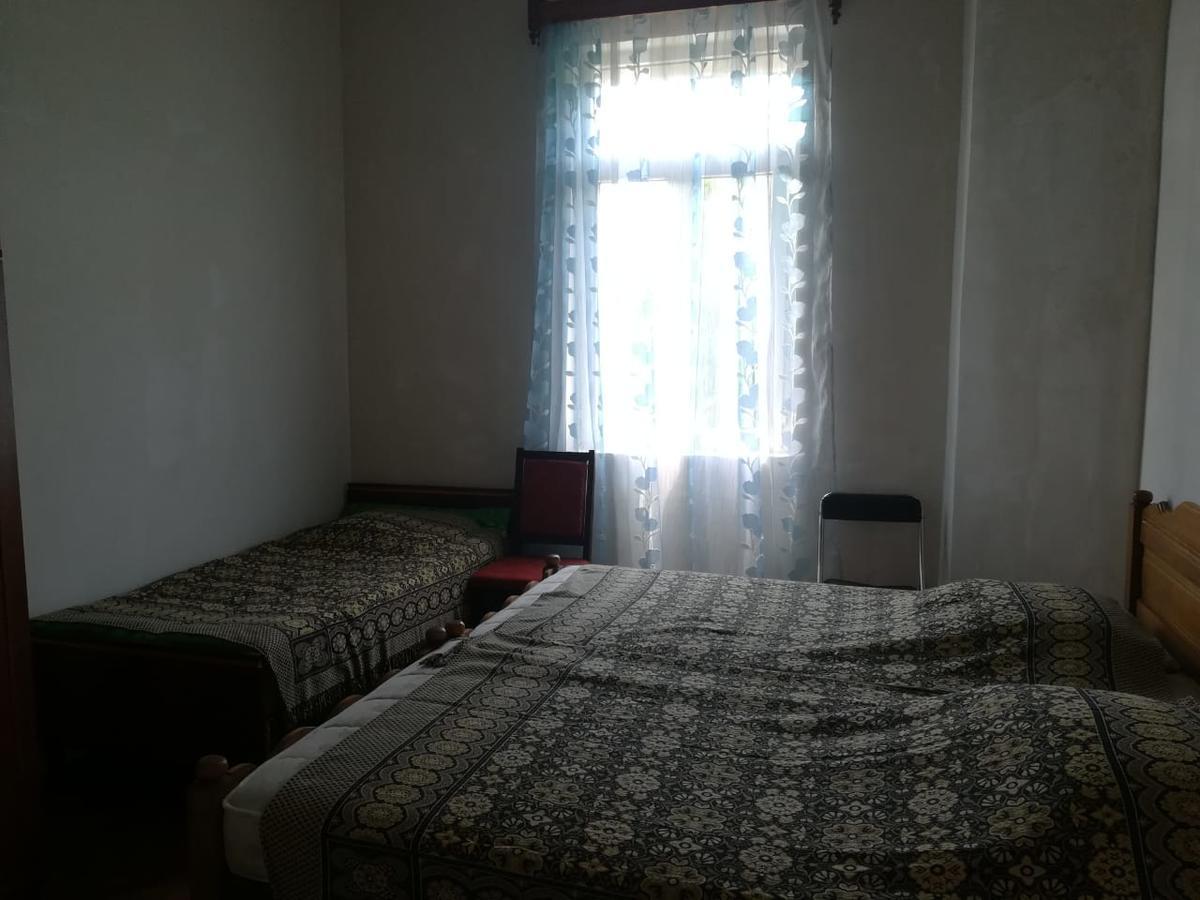 Guest House Of Givi Kobuleti Bagian luar foto