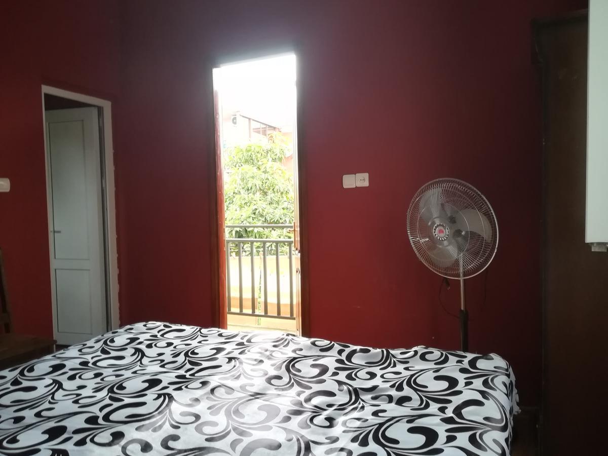 Guest House Of Givi Kobuleti Bagian luar foto