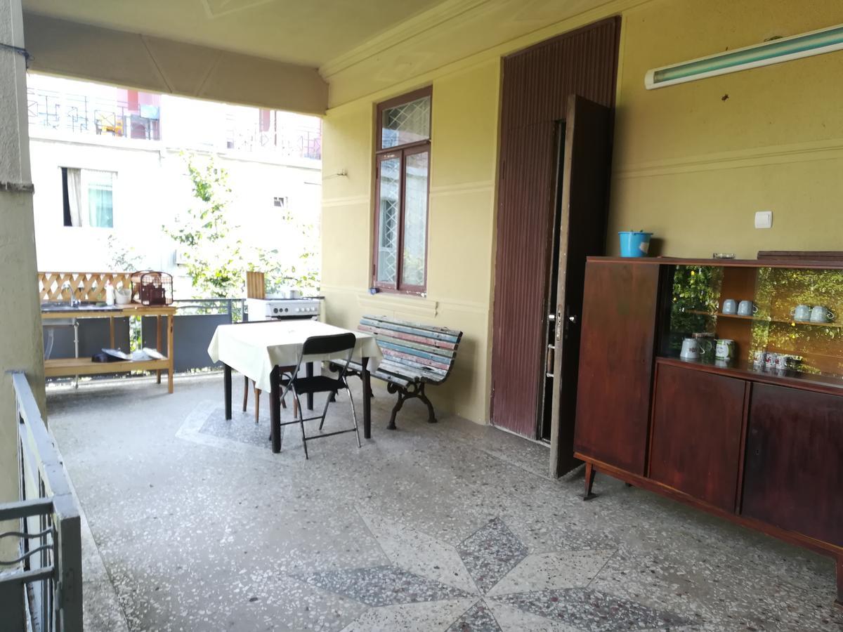 Guest House Of Givi Kobuleti Bagian luar foto